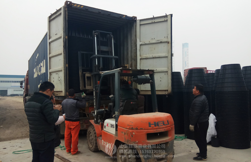 山東輝瑞管業(yè)：一批化糞池出口菲律賓，新農(nóng)村旱廁改造走向全球