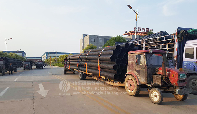 hdpe雙壁波紋管 DN800生產(chǎn)中