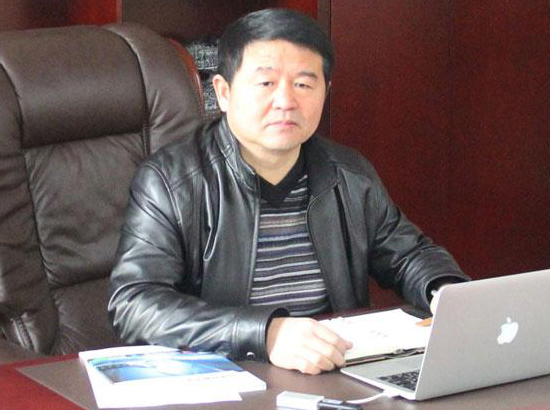 市人大代表、山東輝瑞管業(yè)有限公司董事長(zhǎng)  侯成安