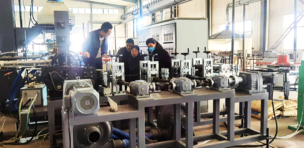 北京化工大學(xué)教授馬秀清、薛平一行來山東輝瑞指導(dǎo)